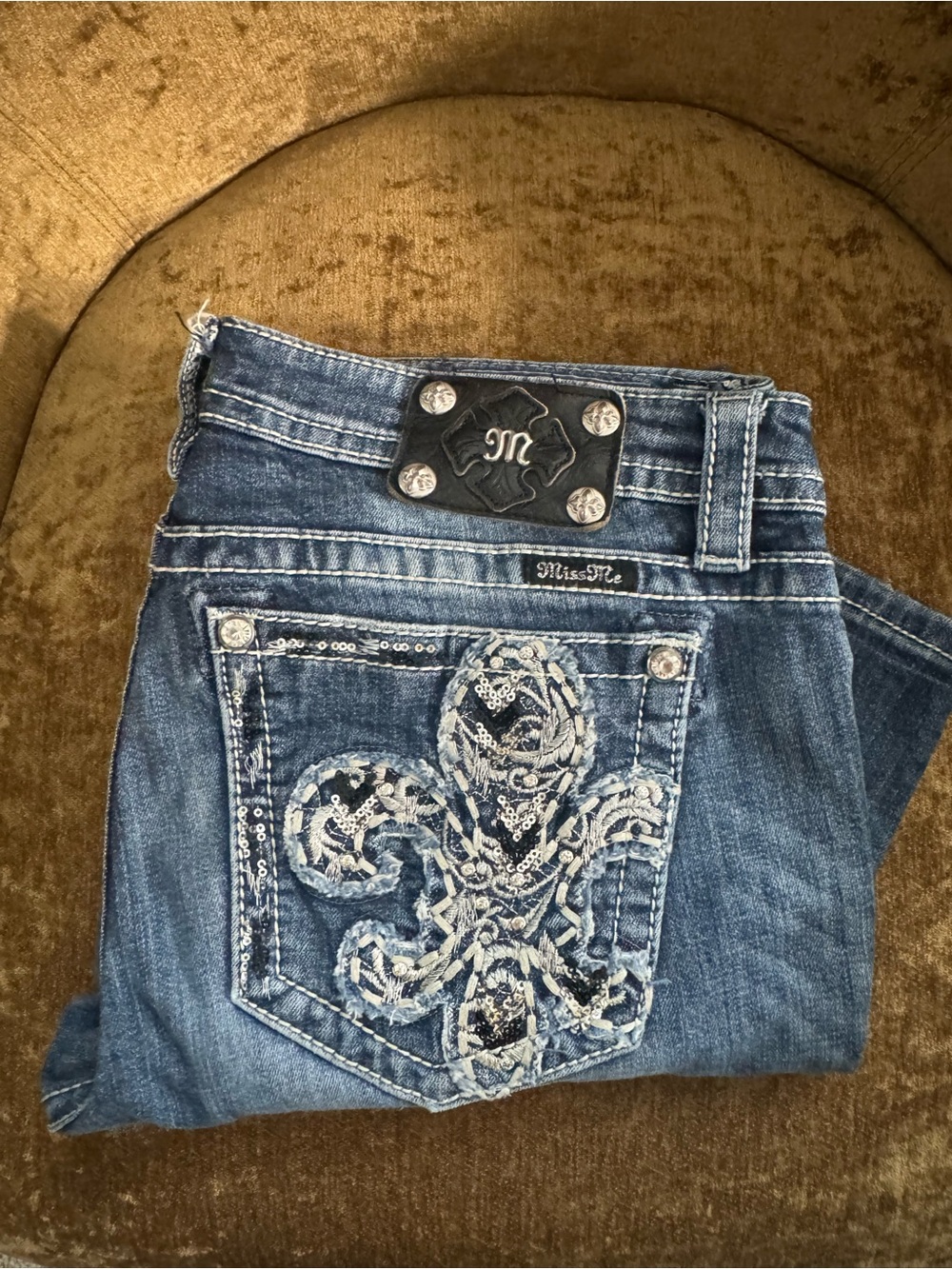 Miss Me Women's Blue Embroidered Bootcut Jeans (Size 31)